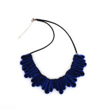 Necklace_splash_blackblue_02