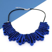 Necklace_splash_blackblue_05