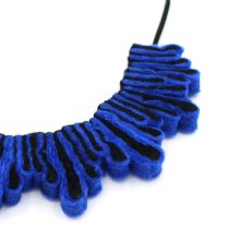 Necklace_splash_blackblue_07