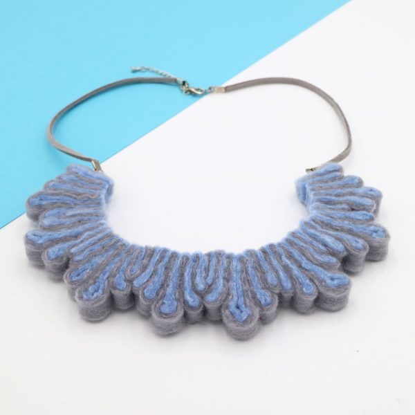 Necklace_splash_bluegrey_05