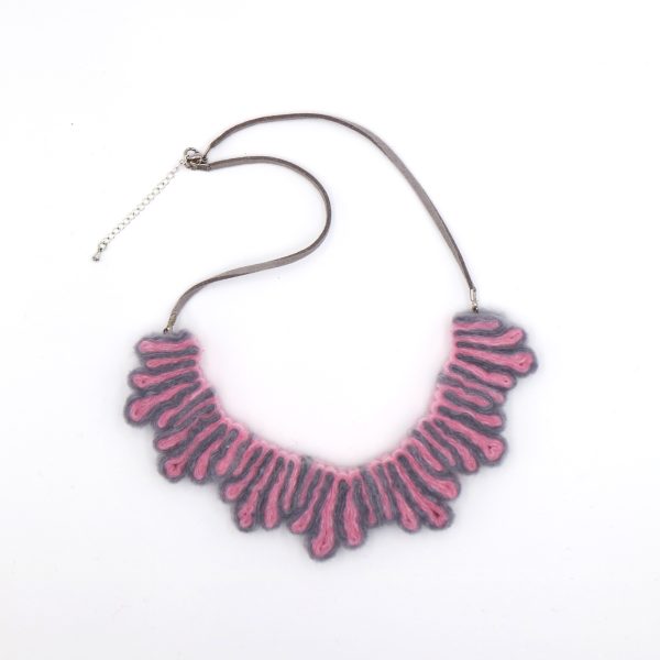 Necklace_splash_greypink_02