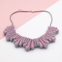 Necklace_splash_greypink_05
