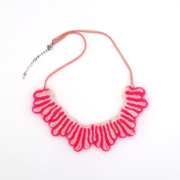 Necklace_splash_pinkwhite_02