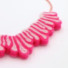 Necklace_splash_pinkwhite_07