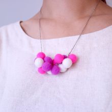 Balloon_Necklace_PinkWhite_04