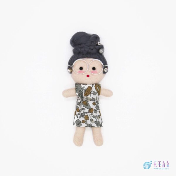 mini doll_lucy_logo_03