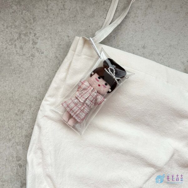 mini doll serie2_amy_logo_05