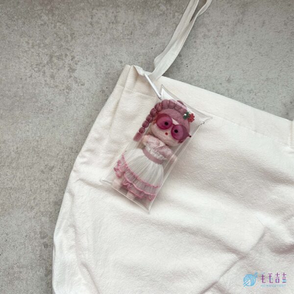 mini doll serie4_amy_logo_04