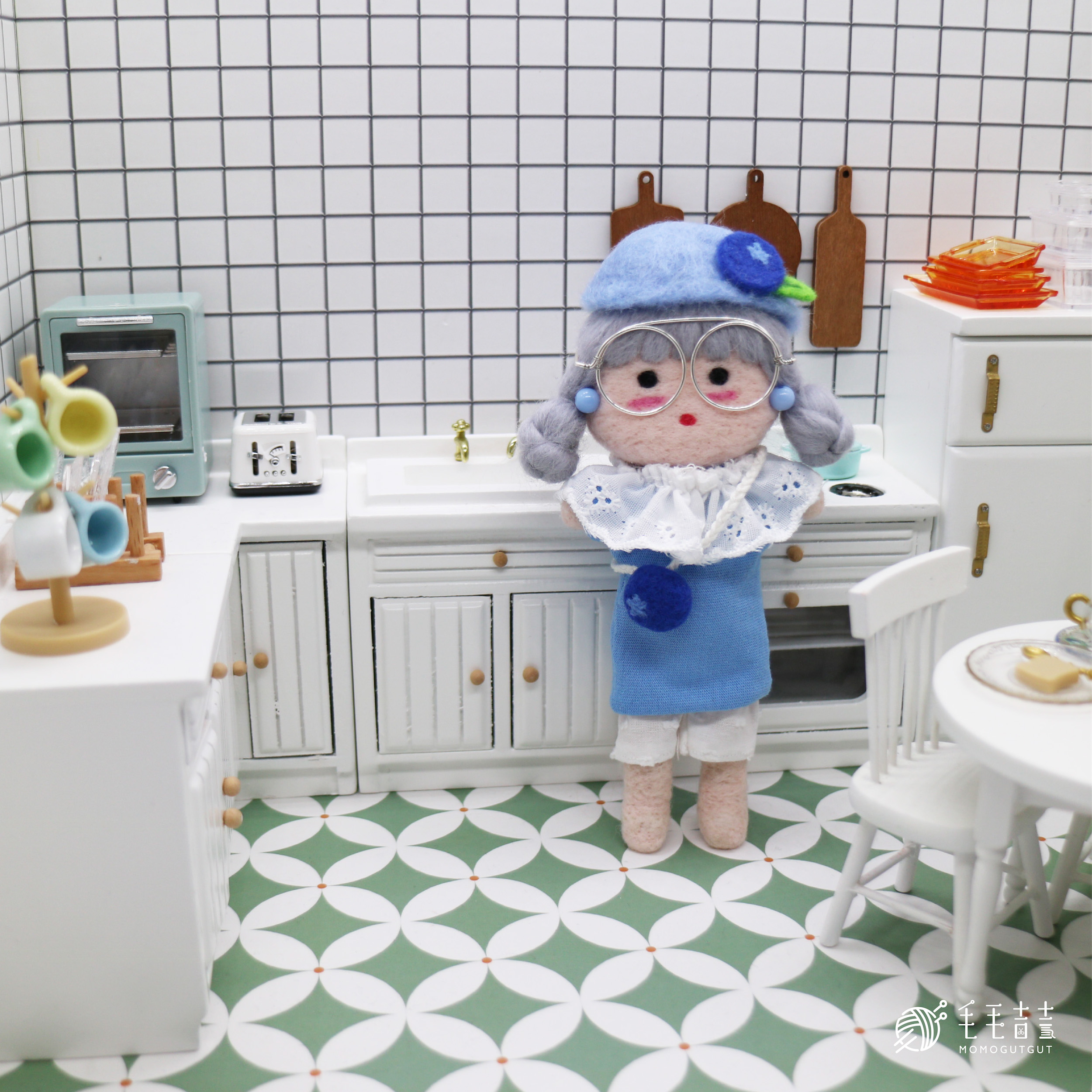 Fruit Lab_Doll_Mary_02_logo
