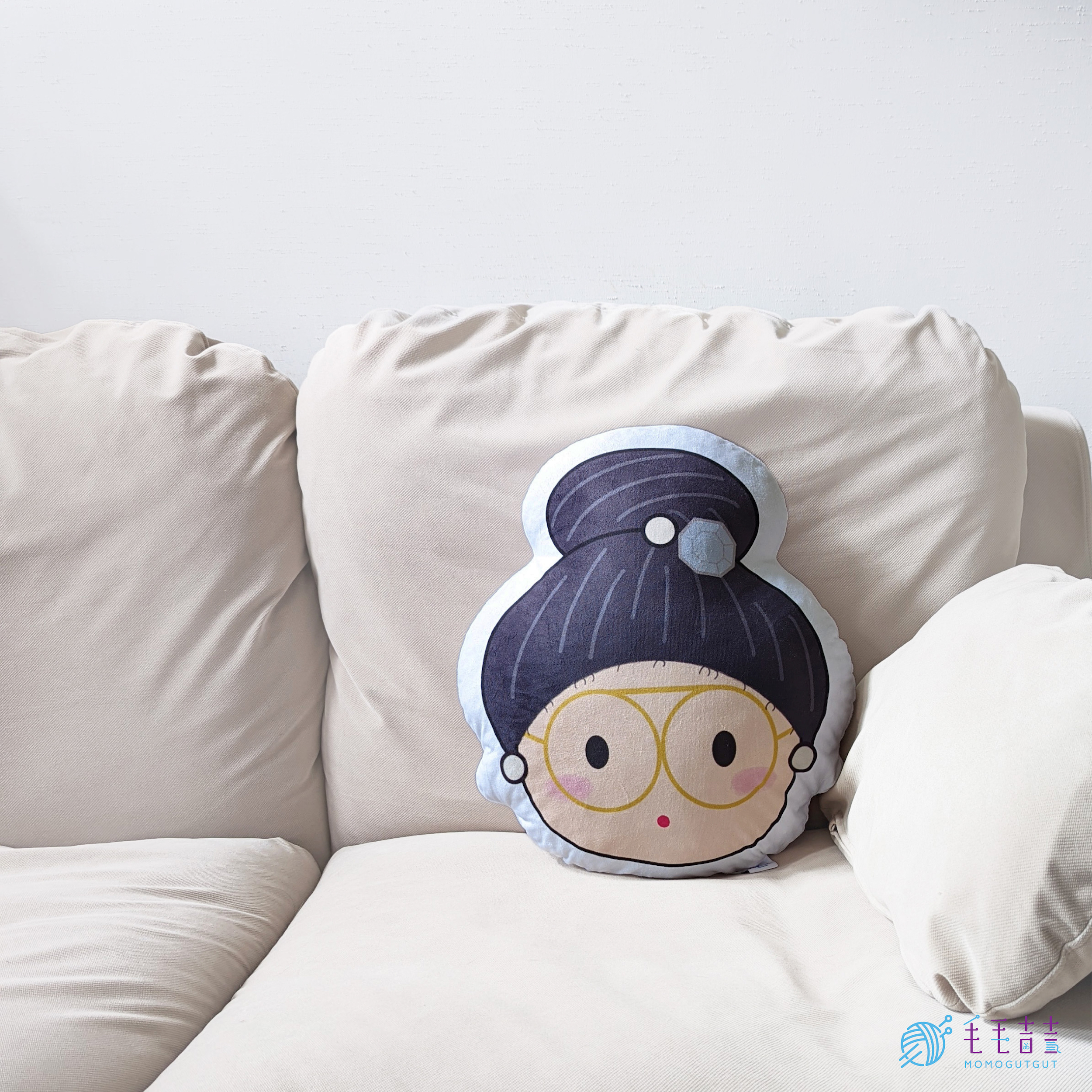 cushion_lucy_logo